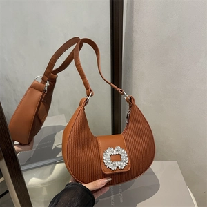 Sac à Épaule Plissé en Cuir PU pour Femmes Avec Boucle Carrée en Strass Sac Sous le Bras Hobo Croissant Élégant Uni