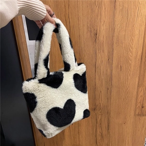 Sac à main en peluche avec motif cœur vache pour l'hiver, texture douce