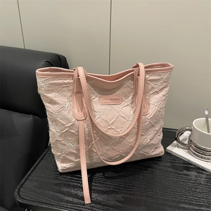 Women Large Capacity PU Tote Bag Floral Embroidered Quilted Shoulder Bag With Bear Pendant Elegant Daily Shopping Handbag