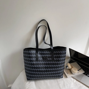 Retro printed large capacity tote bag with geometric patterns for office commuting