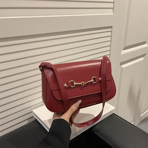 Women PU Leather Underarm Bag Vintage Metal Horsebit Flap Shoulder Bag Solid Color Elegant Commuting Handbag Lady Versatile Daily Tote Bag