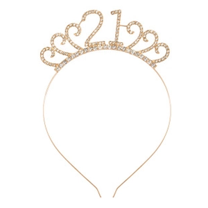 Détail du serre-tête couronne doré numéro 21 orné de strass pour anniversaire