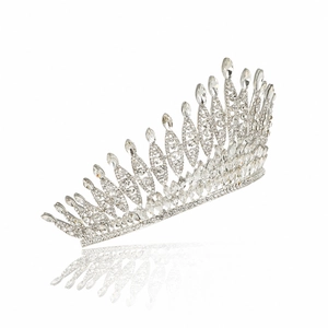 Elegant silver Baroque bridal crown with sparkling water-drop crystals and rhinestones