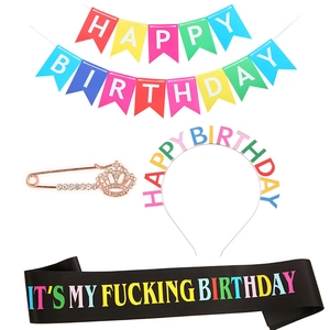 Set Happy Birthday colorato con fascia, striscione, spilla a corona e fascia di raso