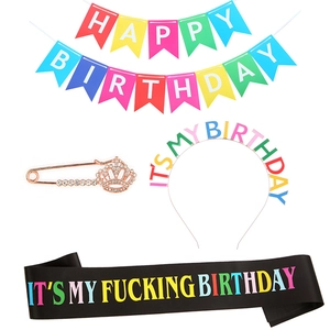 Set accessori compleanno con spilla a corona, cerchietto, striscione e fascia in raso