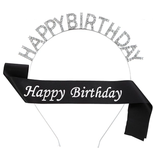 Set cerchietto Happy Birthday con strass argentati e fascia in raso nero per feste