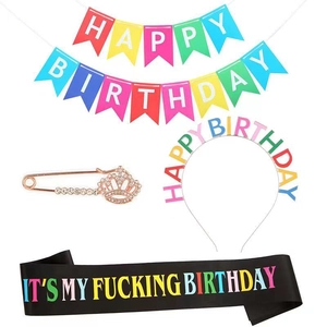 Set compleanno con cerchietto colorato, striscione, spilla a corona e fascia nera