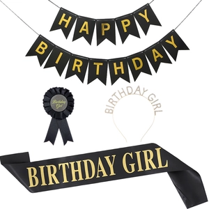 Verjaardagset met gouden haarband, satijnen sjerp, badge en happy birthday versiering