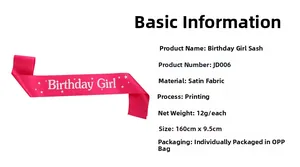 Vista dettagliata della fascia Birthday Girl in raso rosso rosa 160x9,5cm con dimensioni