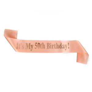 Écharpe en satin or rose avec texte It's My 50th Birthday doré pour anniversaire