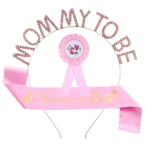 Set Baby Shower rose avec serre-tête en strass, écharpe maman et badge pour papa