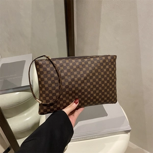 Women's PU Leather Printed Clutch Envelope Bag Elegant Minimalist Monogram Underarm Shoulder Bag For Daily Commuting Large Capacity Wristlet Bag