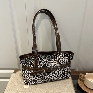 Retro Leopard Print Tote Bag For Women PU Leather Trim Shoulder Bag Large Capacity Printed Handbag With Bear Charm