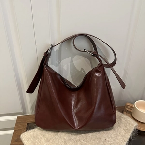 Retro Large Capacity PU Leather Tote Bag For Women 2025 New Design Casual Shoulder Bag Solid Color Commute Crossbody Handbag