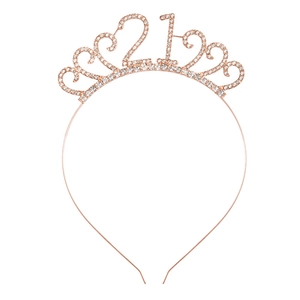 Couronne 21ème anniversaire en or rose avec strass brillants et motif en cœur