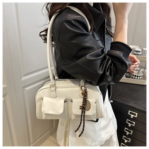 Elegante borsa a spalla in pelle PU bianca con doppie tasche frontali e dettagli oro