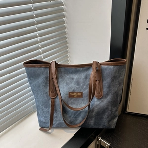 Women Large Capacity PU Leather Tote Bag Minimalist Vintage Shoulder Bag With Plush Cloud Pendant Commuting Daily Handbag