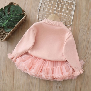 Set due pezzi rosa da bambina con cardigan in maglia e gonna tutu a strati per l'inverno