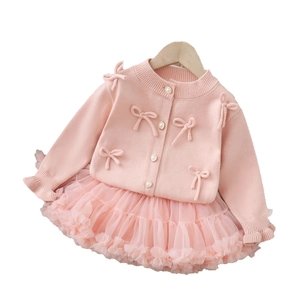 Set bambina rosa con cardigan in maglia, gonna di tulle, fiocchi 3D e bottoni