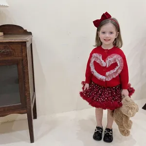 Mädchen Weihnachtsset mit rotem Herz-Cardigan und mehrlagigem Tutu-Rock mit Schleife