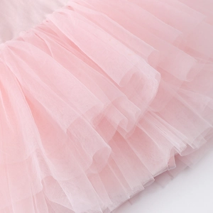 Détail de tulle rose multicouche pour robe de ballet et danse pour filles