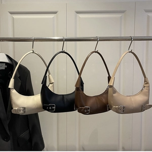 Sac Sous Le Bras Croissant en Cuir PU Vintage Pour Femmes Sac à Épaule Tendance Avec Boucle Argentée Oeillets Métalliques Sac Hobo