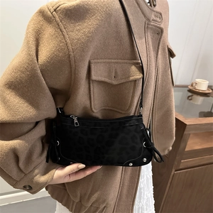 Sac à bandoulière léopard rétro avec nœuds décoratifs et détails argentés pour femme