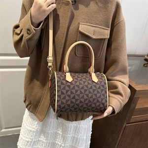 Large Boston barrel bag with geometric print and adjustable shoulder strap for women