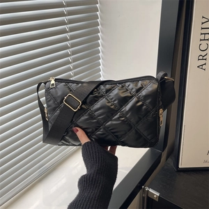 Sac à Épaule Matelassé Puffer pour Femmes Cuir PU Métallisé Losange Sac Bandoulière Petit Sac à Main Carré Casual Chic