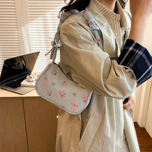 Floral pleated shoulder bag in light blue with pink rose patterns for women