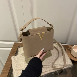 Women Vintage Matte Synthetic Leather Crossbody Bag Gold Metal V-Buckle Minimalist Handbag Adjustable Strap Office Travel