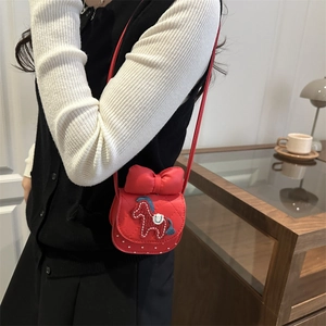 Mini sac bandoulière matelassé rouge avec grand nœud et broderie pour femmes