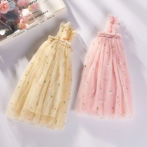Détails des robes en tulle jaune et rose pour filles avec broderie marguerite et volants