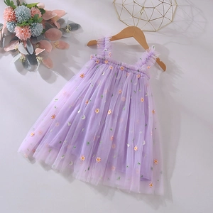 Détails de la robe en tulle violette pour filles avec broderie marguerite et volants