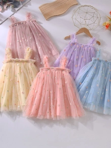 Robe d'été pour filles avec broderie marguerite et tulle en plusieurs coloris doux