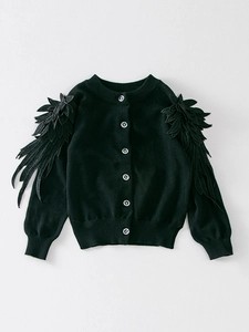 Mädchen Strickjacke in Schwarz mit 3D-Flügelapplikationen und Knopfleiste vorne