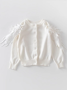 Cremeweiße Strickjacke für Mädchen mit 3D-Flügel-Spitzenapplikationen an den Schultern