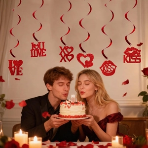 Glinsterende rode LOVE en XOXO hangdecoratie voor een romantische Valentijnsdag