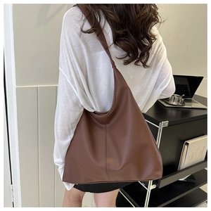 Deep brown large capacity faux leather tote bag with lychee texture for daily commute