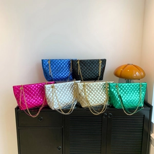 Women Fashion Quilted Metallic Tote Bag Diamond Grid PU Leather Chain Strap Shoulder Bag Large Capacity Crossbody Bag For Daily Travel