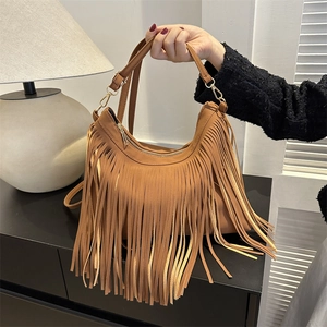 Bohemian Fringe Tassel Crossbody Bag For Women Faux Suede Hobo Shoulder Bag With Adjustable Strap Zipper Retro Street Purse