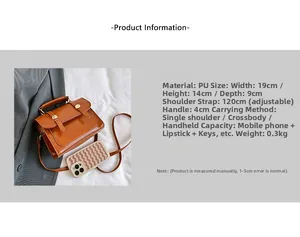 Dettagli borsa in pelle PU marrone con chiusura dorata e tracolla da 120 cm