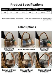 Detaillierte Größenangaben für die Plüsch-Boston-Handtasche mit kariertem Musterdesign