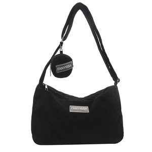 Borsa a tracolla in velluto nero con piccolo portamonete rotondo e marchio FANYISSA