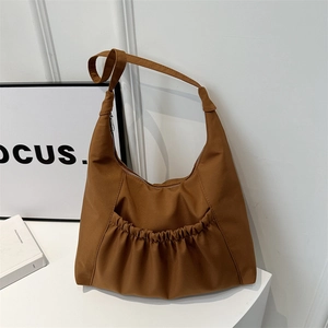 Grand sac cabas en nylon marron foncé avec poche plissée élastique pour le bureau