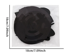 Dettaglio di un piatto decorativo per feste nero da 18 cm in confezione di plastica