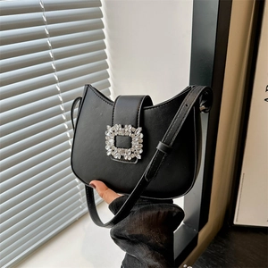 Sac Sous le Bras en Cuir PU Mode Femme Avec Boucle en Strass Sac à Épaule Hobo Croissant Sac Baguette Esthétique