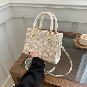 Women Straw Woven Handbag Floral Embroidered Crossbody Bag Vintage Summer Beach Square Bag Vacation Shoulder Bag Elegant Purse