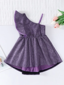 Robe violette pailletée pour fille avec volant asymétrique et coupe évasée en queue de pie