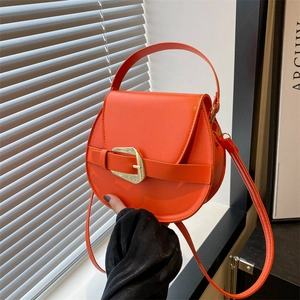 Damen PU Leder Satteltasche Mode Retro Schulter Messenger Tasche Mit Großer Goldener Schnalle Minimalistische Crossbody Tasche